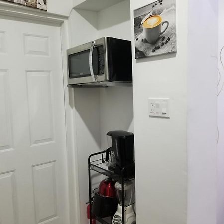Cozy And Unique Getaway Apartment ฮามิลตัน ภายนอก รูปภาพ
